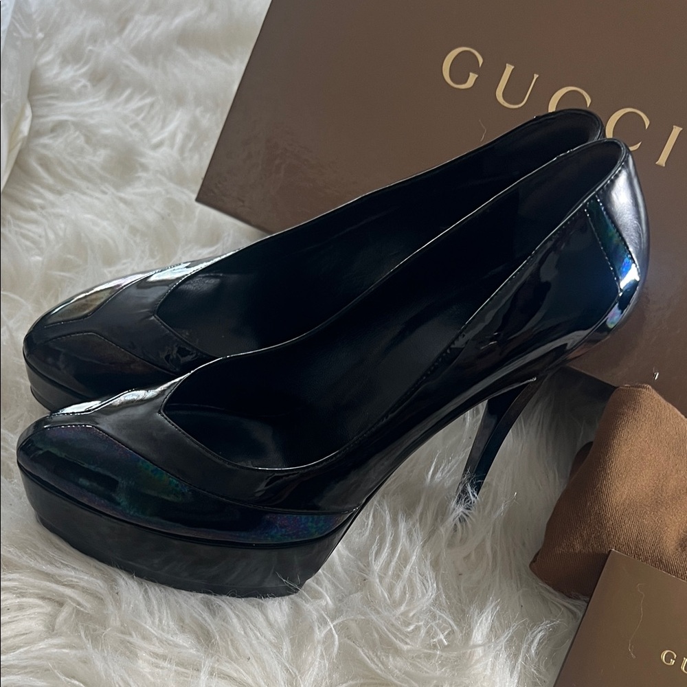 Gucci Black Patent Leather Heels - Picture 3 of 13
